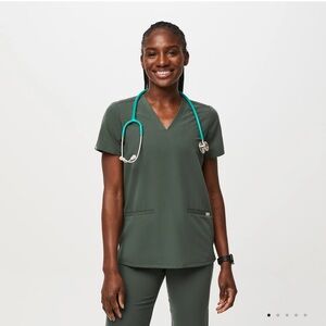 Figs Moss Casma Scrub Top